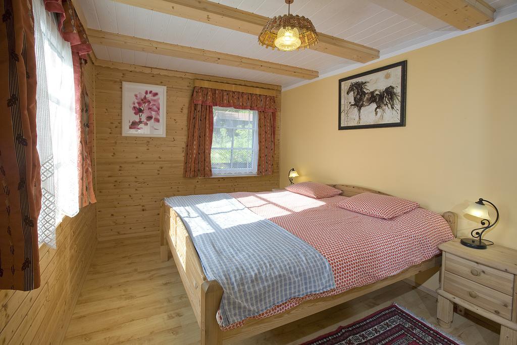 Das Altsteirische Landhaus - La Maison De Pronegg - Feriendomizil Im Biosphaerenpark Wienerwald Pressbaum Camera foto